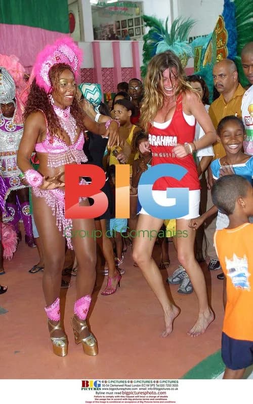 Gisele Bundchen Dances with Mangueira Samba School