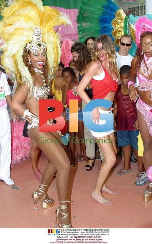 Gisele Bundchen Dances with Mangueira Samba School