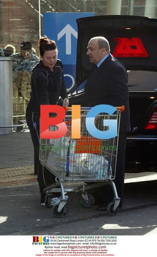 Mel C Shopping in Sainsbury's