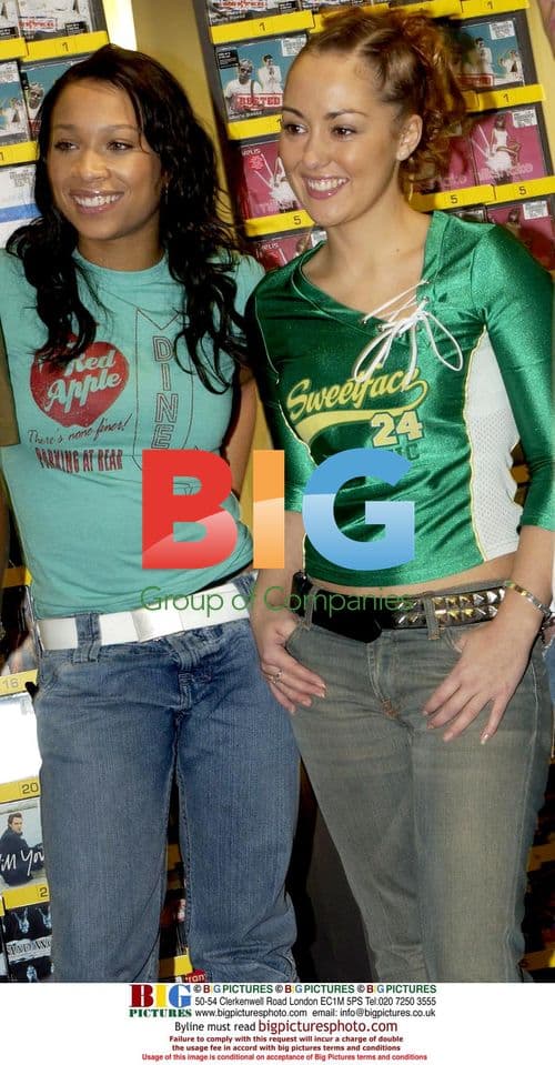 Peter Downing Pic.Submit VS group at the Trafford Centre