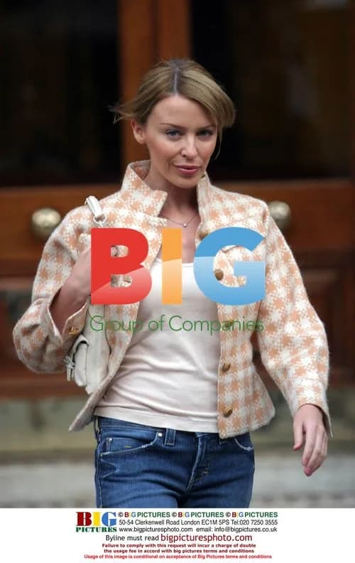 Kylie Minogue Leaving London Home