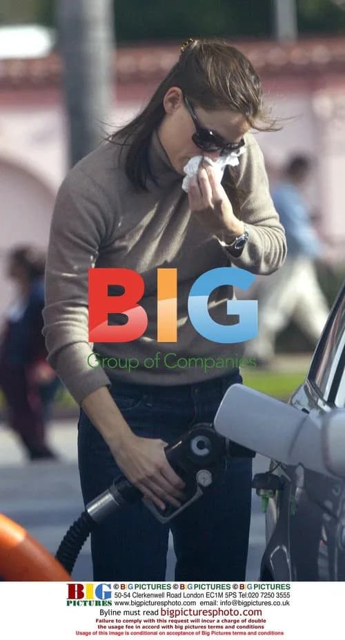 Jennifer Garner Looks Sad Alone