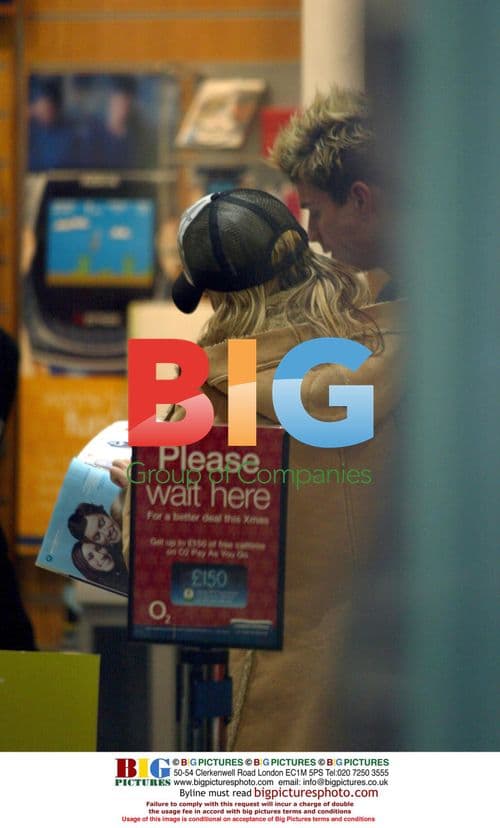 Sarah Harding and Mikey Green Shopping