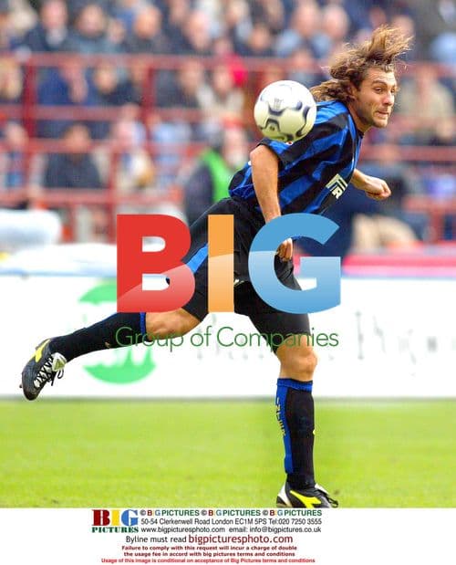 Christian Vieri celebrates 100th Inter Milan goal