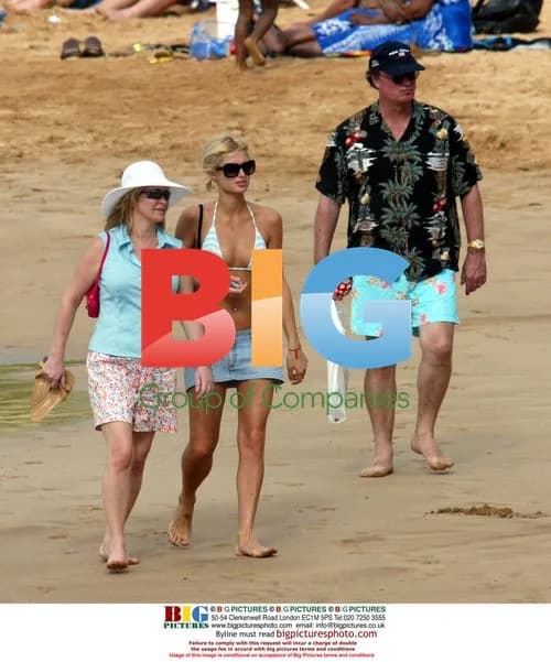 The Hilton Sisters Christmas Vacation in Maui