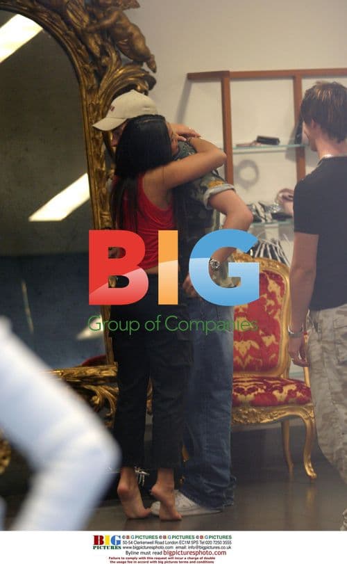 Duncan James and Mystery Lady Shopping