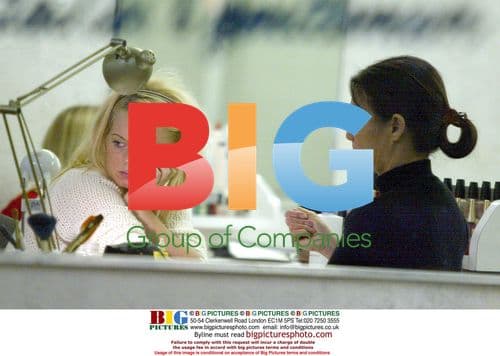 Geri Halliwell Spotted at Hollywood Nail Salon