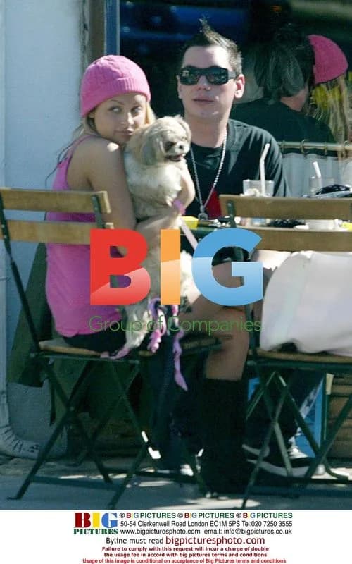 Nicole Richie and boyfriend kiss