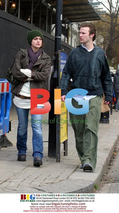 Keira Knightley Shopping in Notting Hill