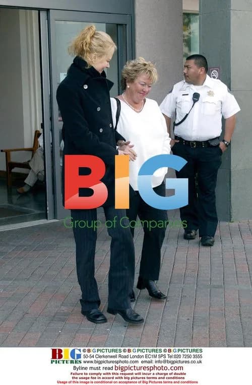 Nicole Kidman leaves UCLA hospital