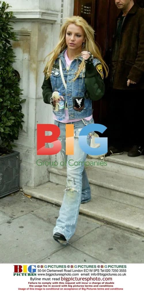 Britney Spears Leaves London Building