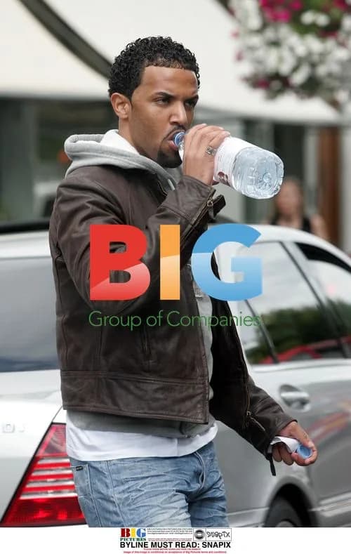Pop-singer Craig David out shopping in Notting Hill