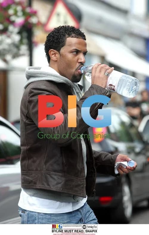 Pop-singer Craig David out shopping in Notting Hill