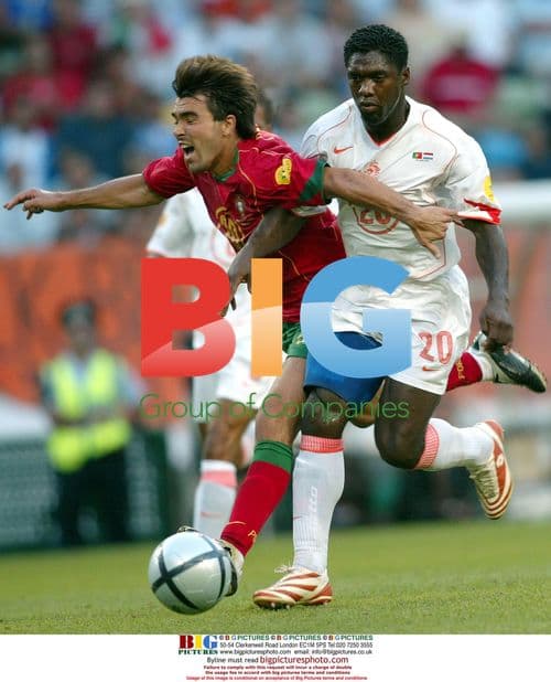 DECO and Clarence SEEDORF at Euro 2004 match