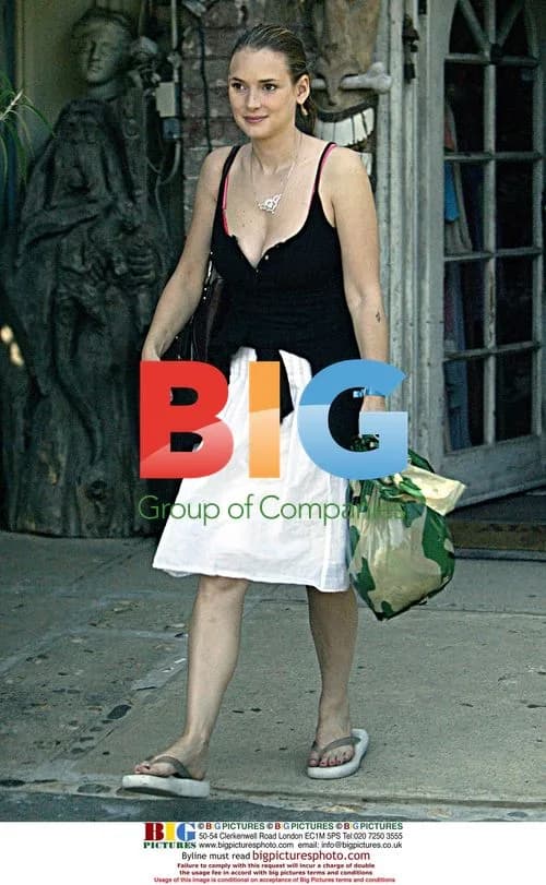 Winona Ryder Shopping for Jewelry in Malibu