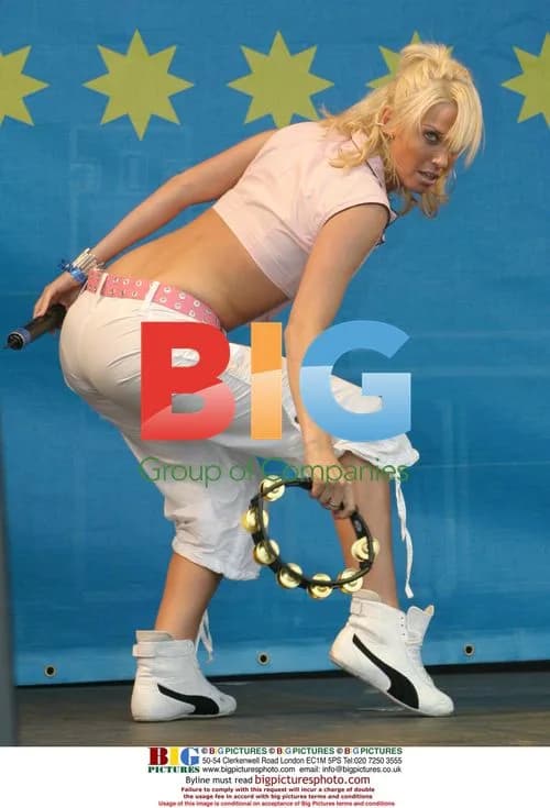 Sarah Harding of Girls Aloud at Days of Thunder concert