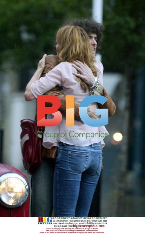 Elle McPherson Spotted with Mystery Man