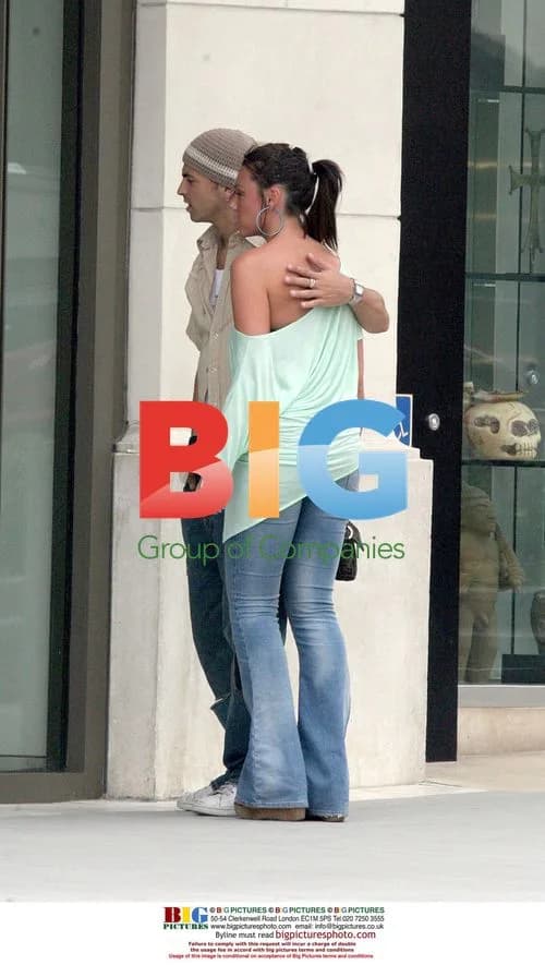 Singers Micheal Heaton and Andrew Scott-Lee Shopping