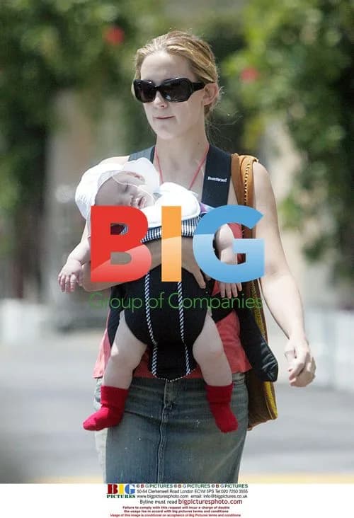 Kate Hudson and Baby Ryder at the Market