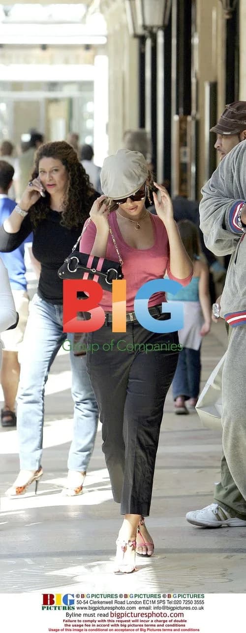 Beyonce Shopping in Paris, France