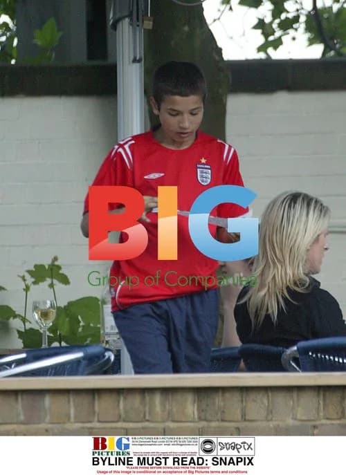Celebrities Sign Autographs for Children