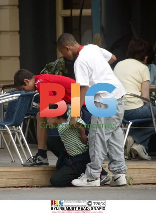 Chris Moyles and Actors Spotted by Autograph Hunting Children