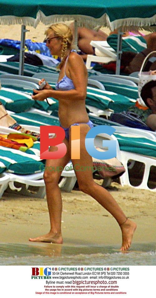 Jerry Hall and Kids at Mediterranean Beach