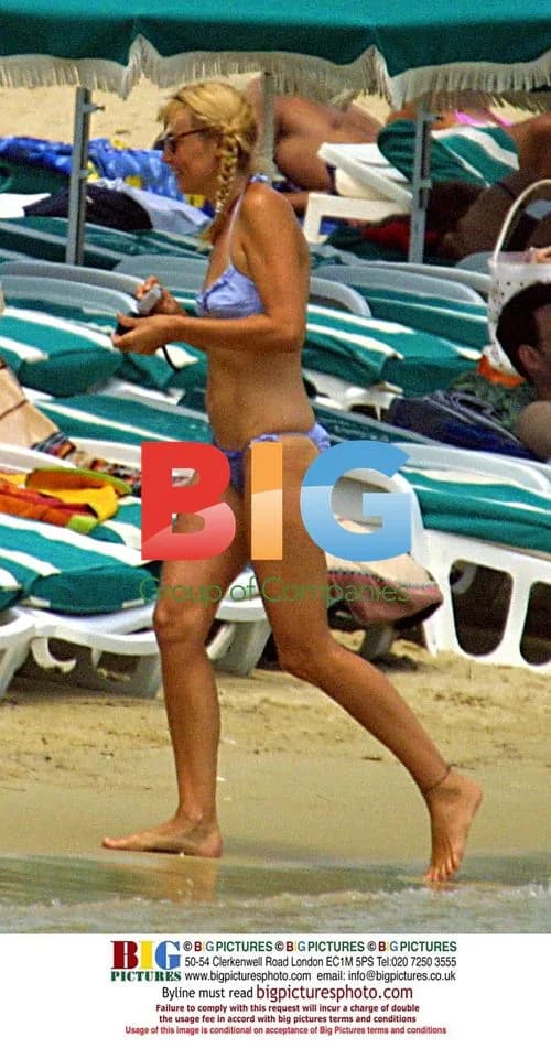 Jerry Hall and Kids at Mediterranean Beach