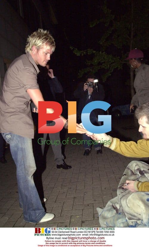 Nicky Byrne Gives to Beggar