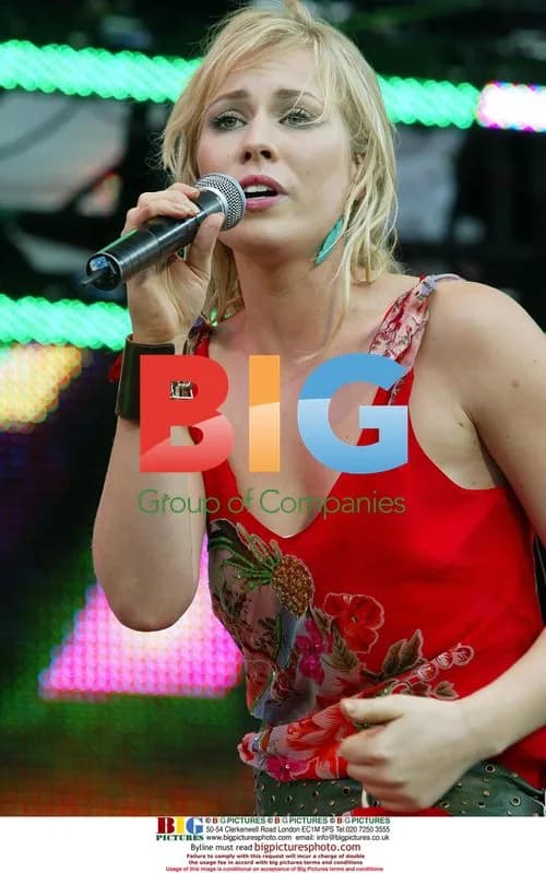 Natasha Bedingfield Performing at Party In The Park