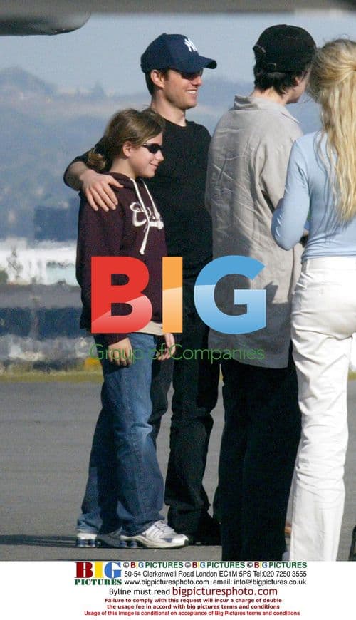 Tom Cruise takes kids for flight on wartime plane