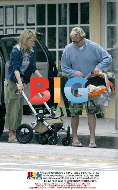 Helen Hunt out with boyfriend and baby