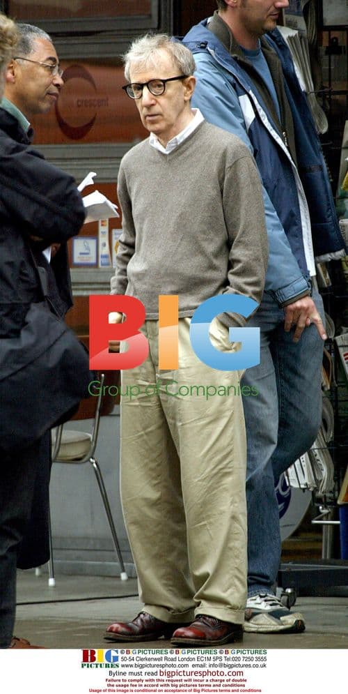 Scarlett Johansson with Woody Allen on London set