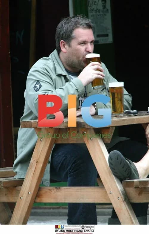 Chris Moyles Having a Beer with Mate