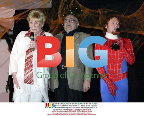 Bo Selecta star Avid Merrion and Coronation Street cast launch charity event