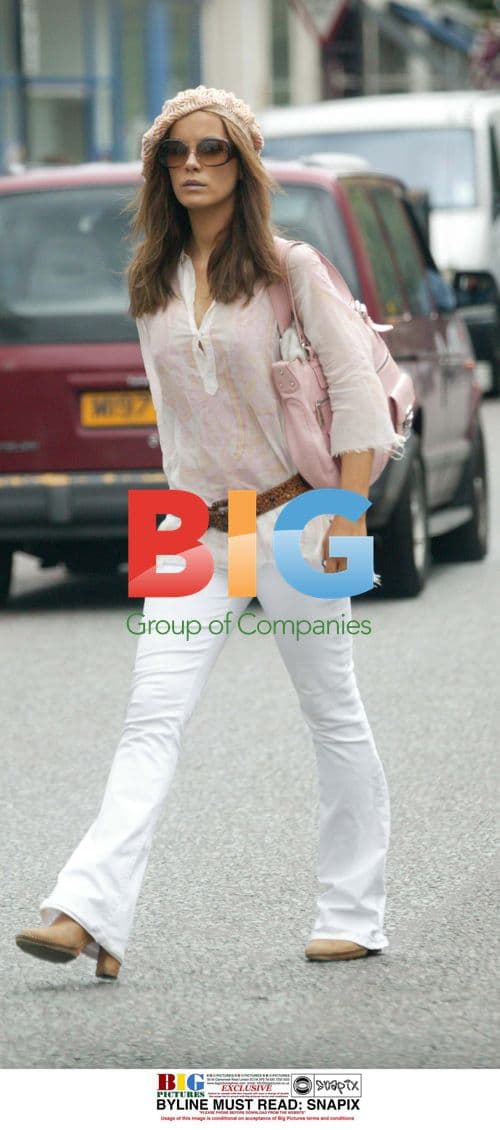 Kate Beckinsale Smoking with Mom in London