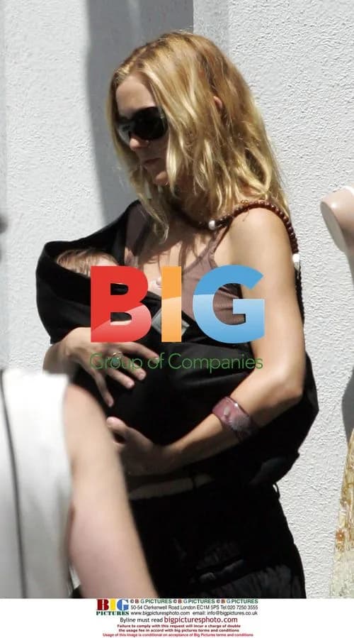 Kate Hudson takes newborn Ryder shopping