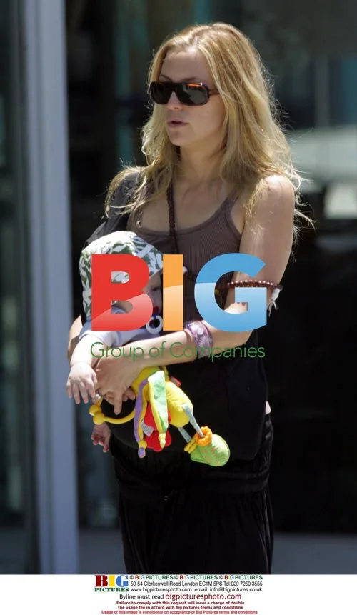Kate Hudson and baby Ryder out shopping