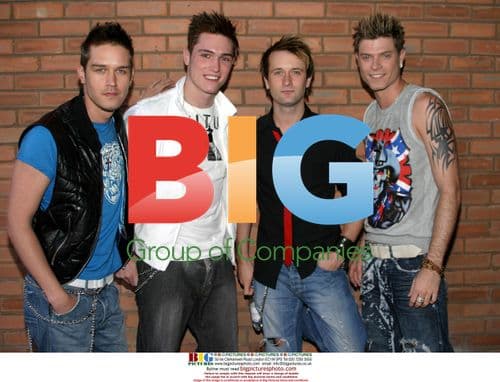 PHIXX at Pop in the Dark concert