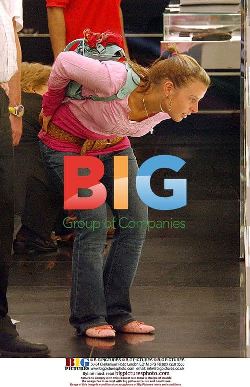 Wayne Rooney and Coleen McLoughlin Shopping in New York