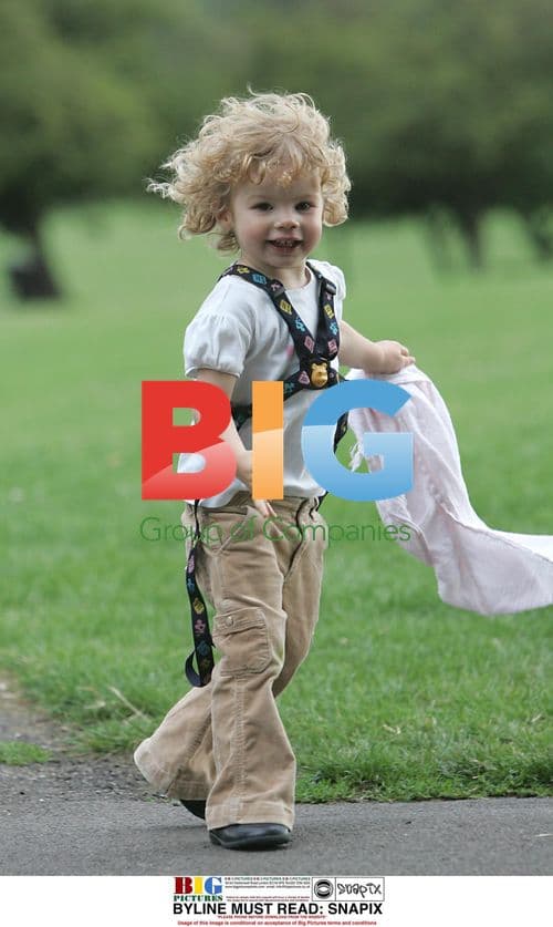 Jamie Oliver with Family in Park