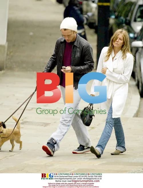 Jude Law and Sienna Miller walking dog