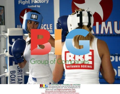 Sexy model Leilani boxing