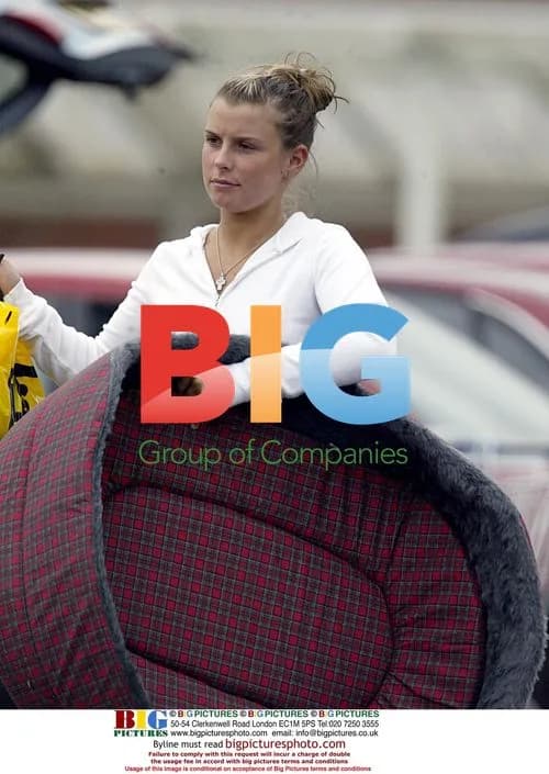 Wayne Rooney's Fiance Colleen McLoughlin Shops