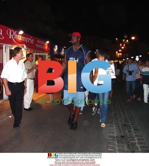Shaquille O'Neal and Wife Shaunie Shopping in St Tropez