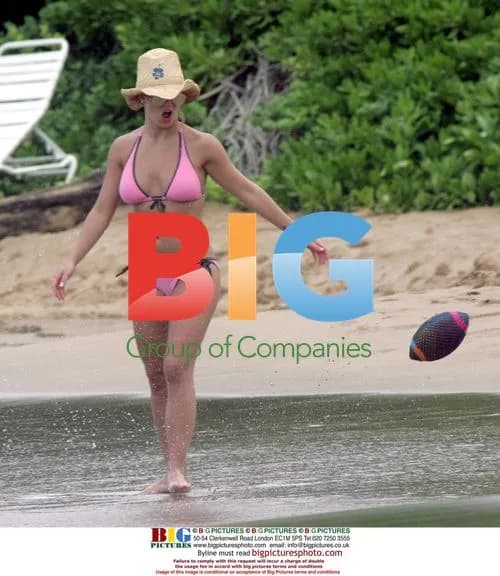 Britney Spears and Kevin Federline Play on Maui Beach