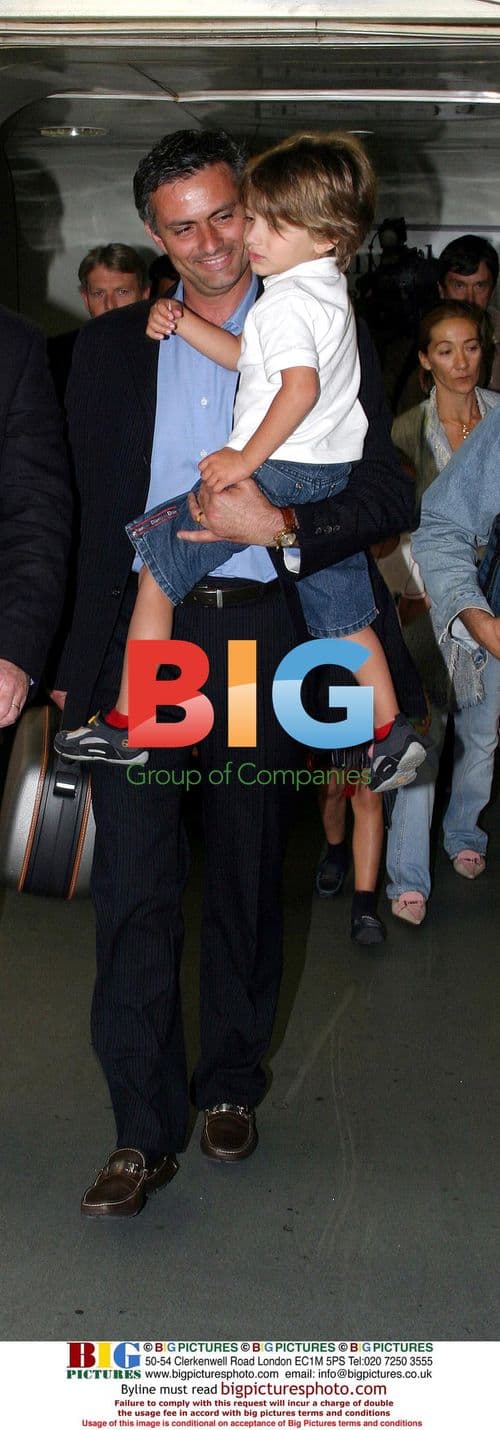 Jose Mourino and Family Arrive in London
