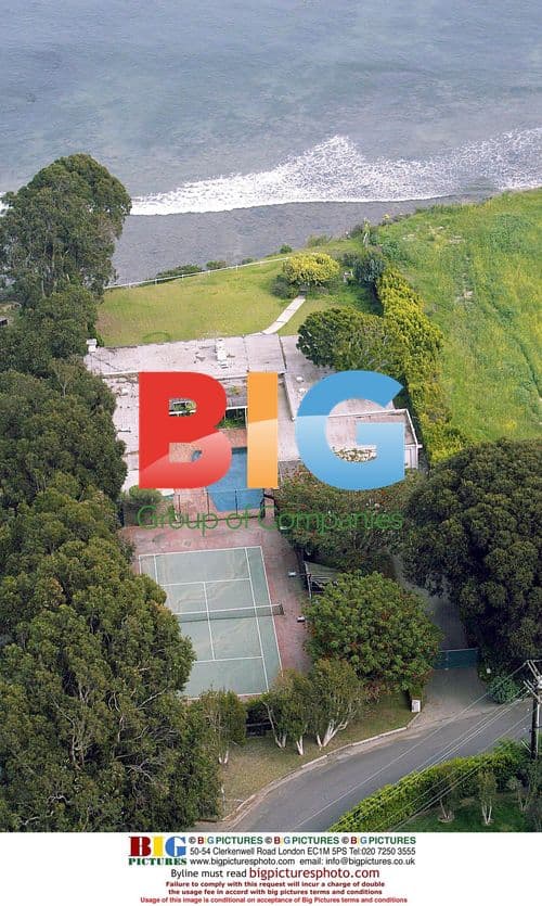 Julia Roberts & Danny Moder's Malibu Home