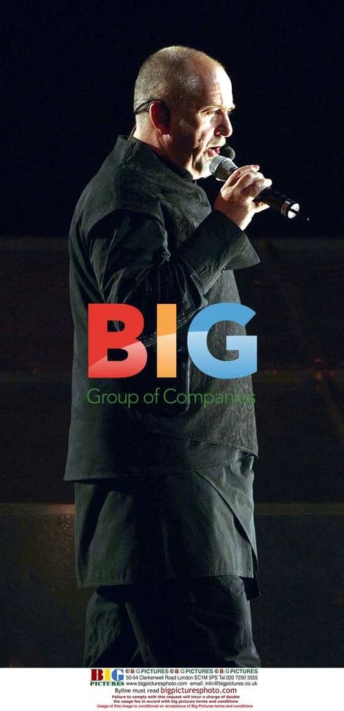 Peter Gabriel Performing Live