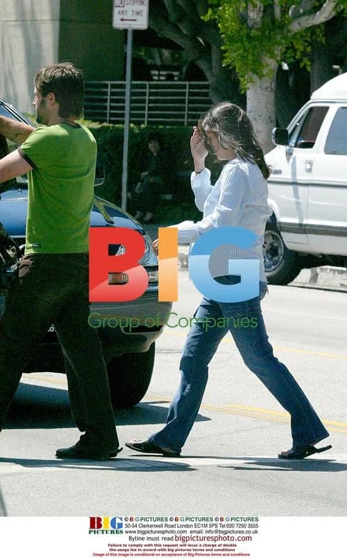 David Arquette Helps Pregnant Courtney Cox